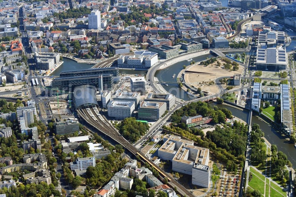 Berlin from above - Federal Ministry of the Interior / Home Office in Berlin Moabit