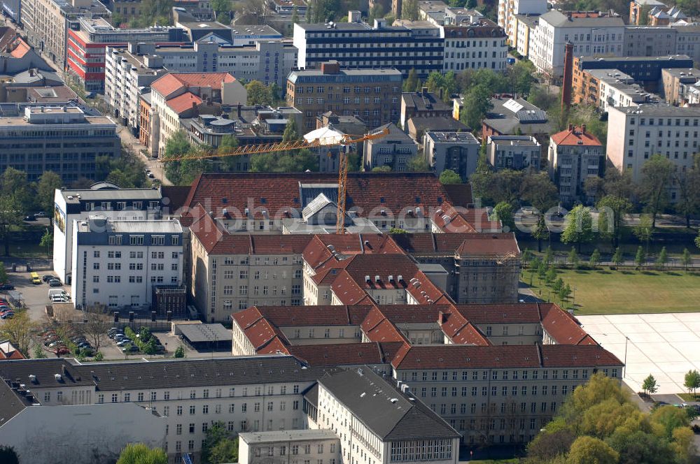 Berlin from the bird's eye view: Blick auf das Gelände des Bendlerblocks an der Stauffenbergstraße 18 und dem Reichpietschufer 72–76 im Stadtteil Tiergarten. Der Dienstsitz des Bundesministeriums für Verteidigung / Verteidigungsministerium soll um einige Anbauten erweitert werden. View of the Bendlerblock in the Tiergarten district. The Office of the Federal Ministry of Defence / Ministry of Defence is to be extended by a few additions.