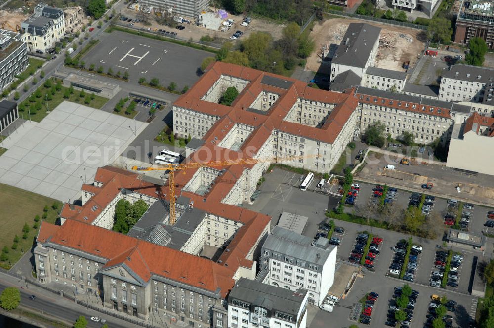 Berlin from above - Blick auf das Gelände des Bendlerblocks an der Stauffenbergstraße 18 und dem Reichpietschufer 72–76 im Stadtteil Tiergarten. Der Dienstsitz des Bundesministeriums für Verteidigung / Verteidigungsministerium soll um einige Anbauten erweitert werden. View of the Bendlerblock in the Tiergarten district. The Office of the Federal Ministry of Defence / Ministry of Defence is to be extended by a few additions.