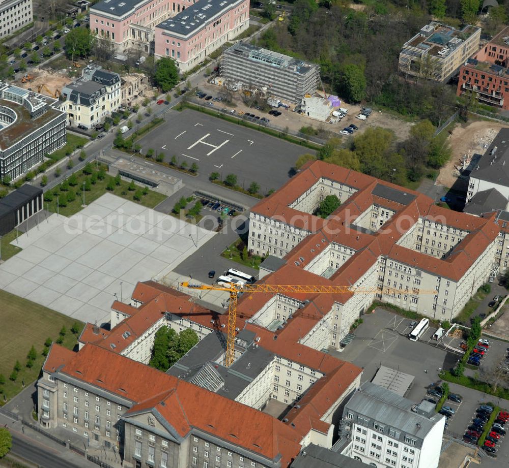 Berlin from the bird's eye view: Blick auf das Gelände des Bendlerblocks an der Stauffenbergstraße 18 und dem Reichpietschufer 72–76 im Stadtteil Tiergarten. Der Dienstsitz des Bundesministeriums für Verteidigung / Verteidigungsministerium soll um einige Anbauten erweitert werden. View of the Bendlerblock in the Tiergarten district. The Office of the Federal Ministry of Defence / Ministry of Defence is to be extended by a few additions.