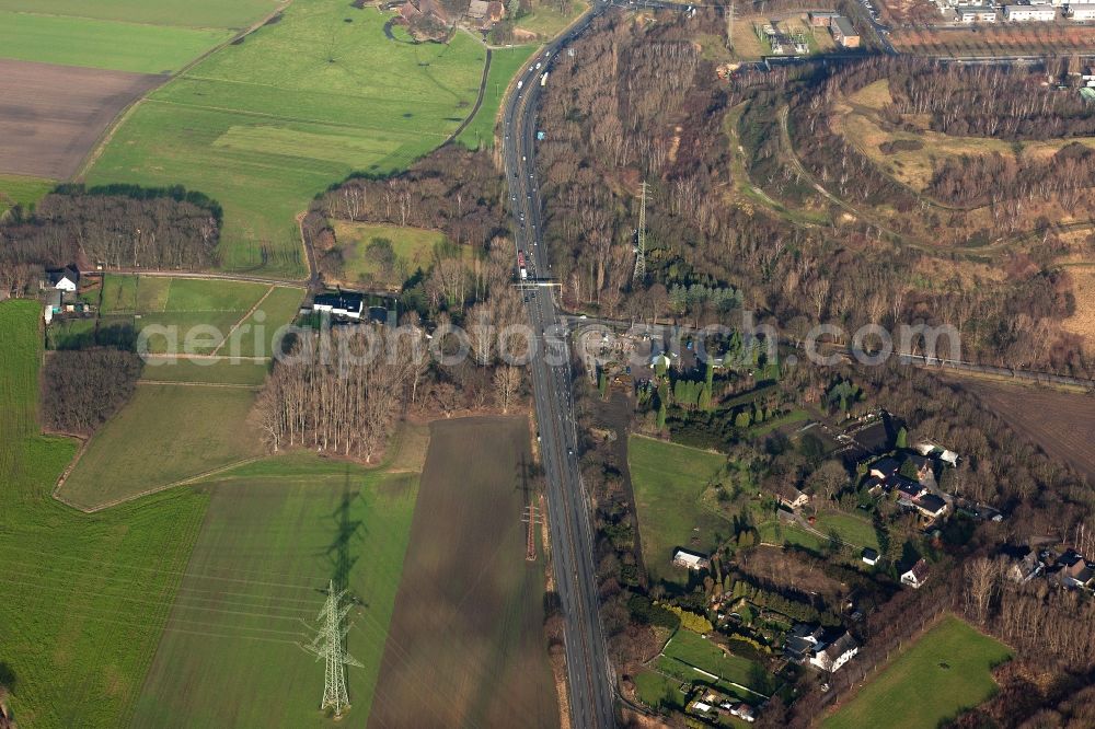 Aerial photograph Gladbeck - View of the through road B 224 in Gladbeck in the state North Rhine-Westphalia