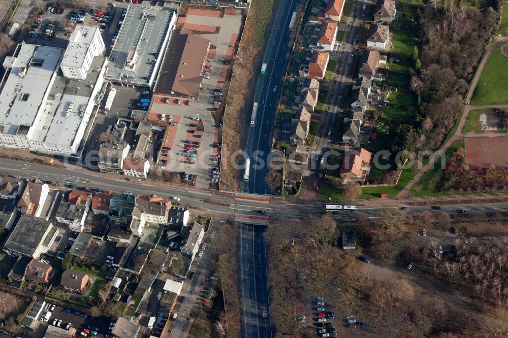 Gladbeck from the bird's eye view: View of the through road B 224 in Gladbeck in the state North Rhine-Westphalia