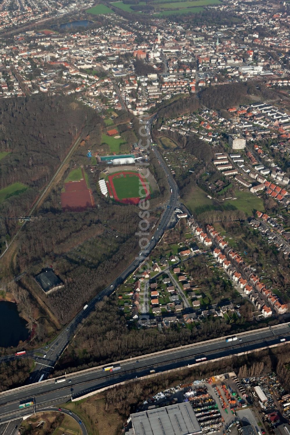 Aerial photograph Gladbeck - View of the through road B 224 in Gladbeck in the state North Rhine-Westphalia