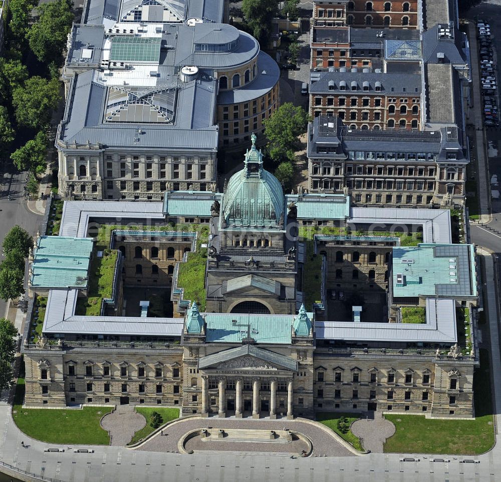 Leipzig from the bird's eye view: Bundesverwaltungsgericht Leipzig. Ursprünglich war dies der Sitz des Reichsgerichtes, dass hier 1879 seine Tätigkeit aufnahm. Das Gebäude wurde in der DDR zum Dimitroff-Museum. Seit 2002 hat das Bundesverwaltungsgericht hier seinen Sitz. Federal Administrative Court in Leipzig. Originally, this was the seat of the Supreme Court that started here in 1879.. The building was in the GDR the Dimitroff-Museum. Since 2002 the Federal Administrative Court has his seat here.