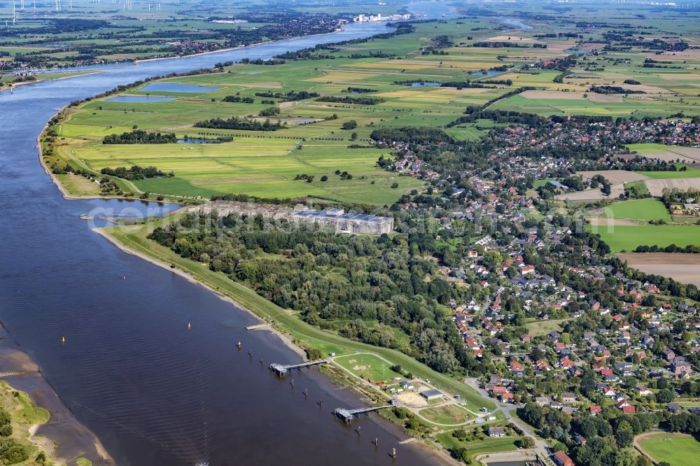 Aerial photograph Bremen - Bunker building complex made of concrete and steel U-Boot-Bunkerwerft Valentin in the district Rekum in Bremen