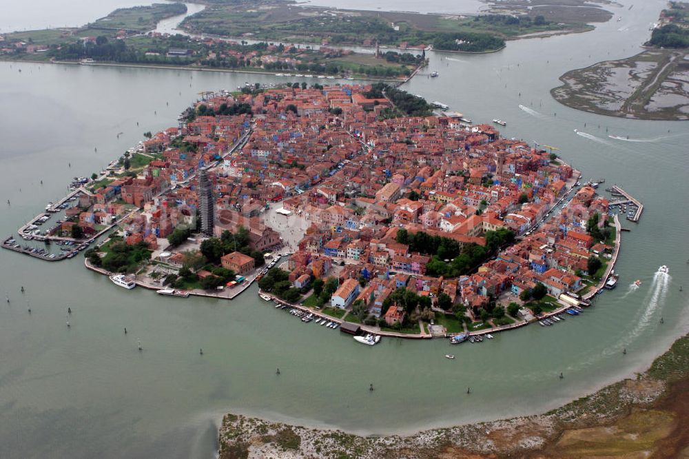 Venedig from above - Blick auf die Insel Burano in der Lagune von Venedig. View to the island Burano in the lagoon of Burano.