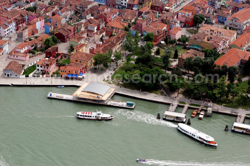 Venedig from the bird's eye view: Blick auf die Insel Burano in der Lagune von Venedig. View to the island Burano in the lagoon of Burano.