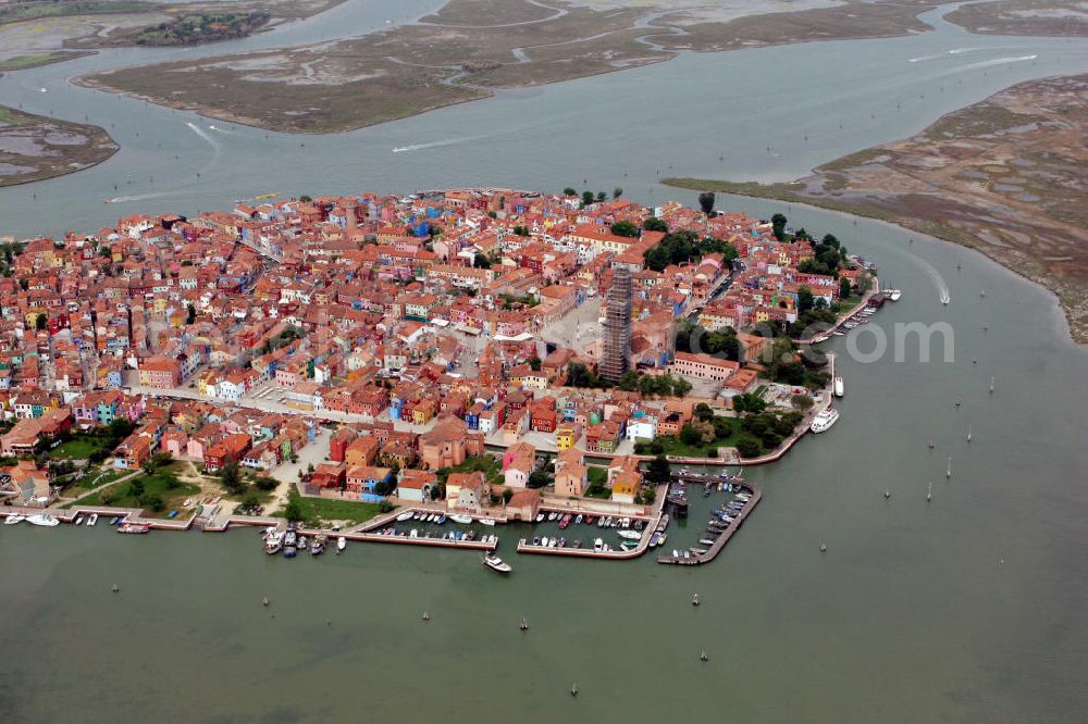 Venedig from the bird's eye view: Blick auf die Insel Burano in der Lagune von Venedig. View to the island Burano in the lagoon of Burano.