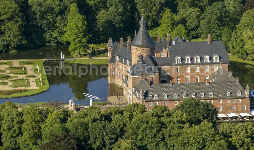 Isselburg from the bird's eye view: Castle Anholt of the city Isselburg in North Rhine-Westphalia