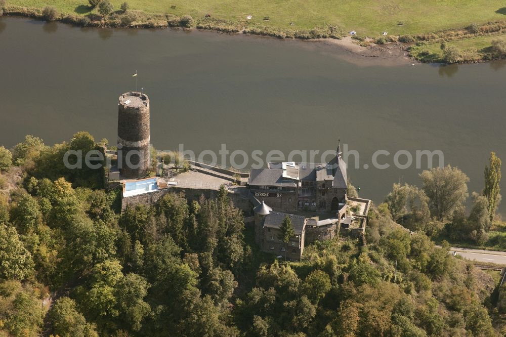 Münstermaifeld Lasserg from the bird's eye view: Bischofstein Castle on the banks of the Moselle in Muenstermaifeld Lasserg in Rhineland-Palatinate