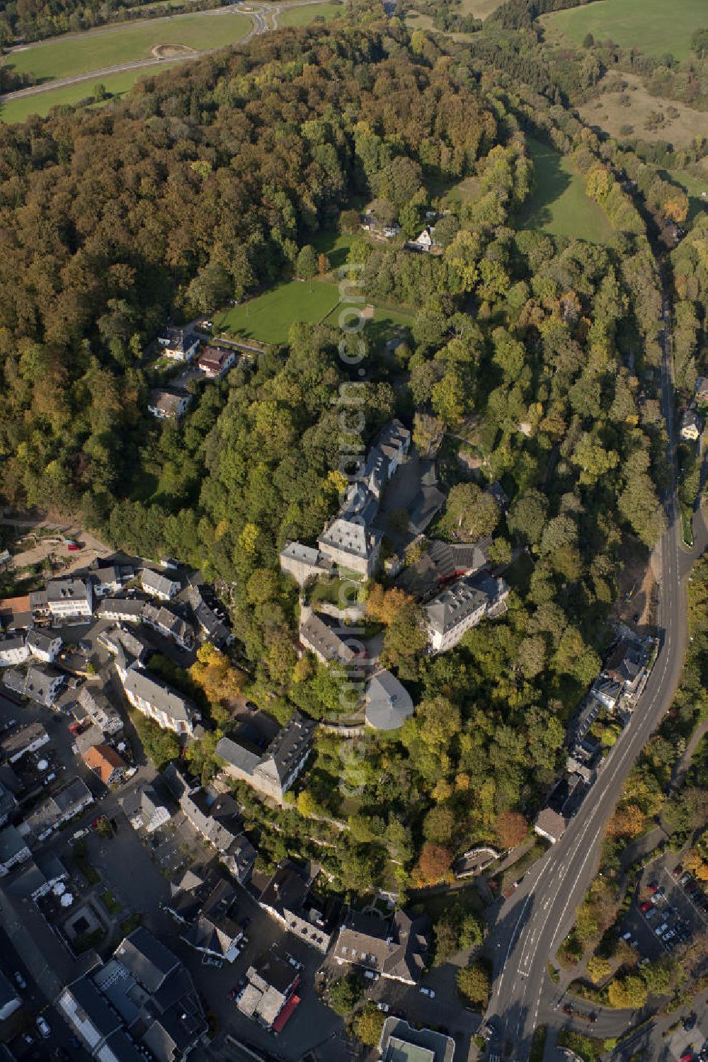 Aerial image Blankenheim - Look at the Blankenheim castle, which was rebuilt and altered during centuries. Nowadays a part of the castle is used as a youth hostel