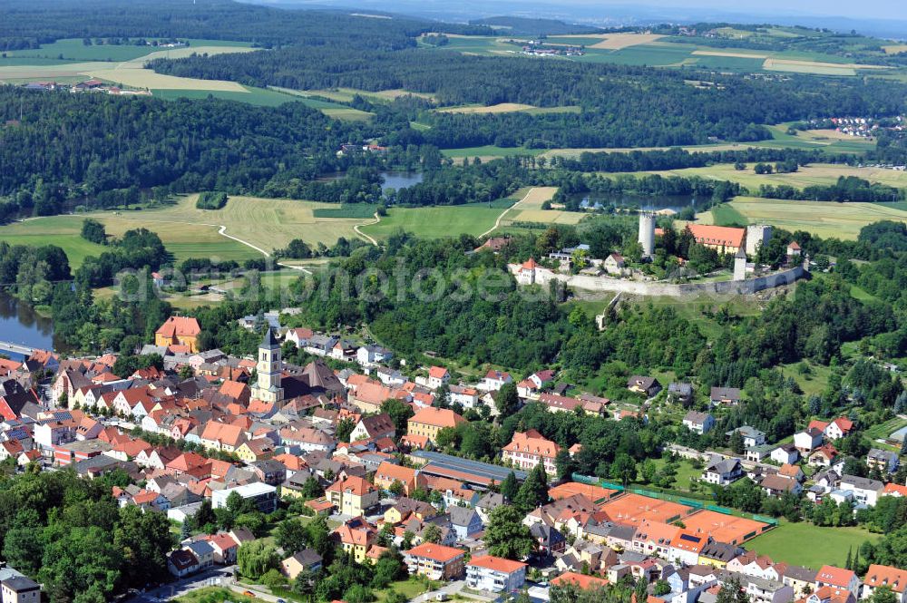 Aerial image Burglengenfeld - Die Burg Burglengenfeld oder Burg Lengenfeld an der Naab in der gleichnamigen Stadt Burglengenfeld, Bayern. Sie ist eine der größten in ganz Bayern. Im dritten Reich diente sie der Hitlerjugend als Jugendheim, später dann wurde die Anlage vom Sozialwerk Heuser erworben und ist heute ein heilpädagogisches Zentrum. Castle Burglengenfeld or castle Lengenfeld at the river Naab in the city Burglengenfeld, Bavaria. It is one of the biggest castlews in Bavaria. In the third Reich it served as a youth center of the Hitler Youth, later then the Sozialwerk Heuser acquired the castle ground and established a curative education center there.