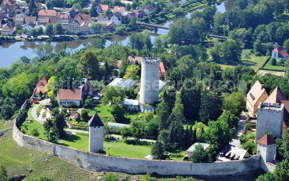 Burglengenfeld from above - Die Burg Burglengenfeld oder Burg Lengenfeld an der Naab in der gleichnamigen Stadt Burglengenfeld, Bayern. Sie ist eine der größten in ganz Bayern. Im dritten Reich diente sie der Hitlerjugend als Jugendheim, später dann wurde die Anlage vom Sozialwerk Heuser erworben und ist heute ein heilpädagogisches Zentrum. Castle Burglengenfeld or castle Lengenfeld at the river Naab in the city Burglengenfeld, Bavaria. It is one of the biggest castlews in Bavaria. In the third Reich it served as a youth center of the Hitler Youth, later then the Sozialwerk Heuser acquired the castle ground and established a curative education center there.