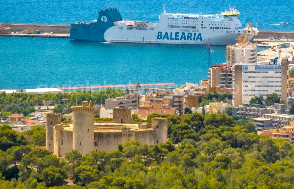 Aerial photograph Palma - Castle of the fortress Castell de Bellver on Carrer Castell de Bellver - Carrer Camilo Jose Cela overlooking the local port in the district Ponent in Palma in Balearische Insel Mallorca, Spain