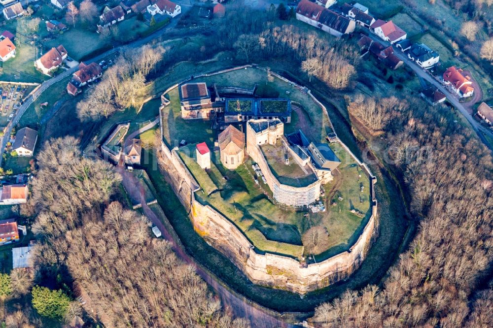 Aerial photograph Lichtenberg - Castle of the fortress Chateau Lichtenberg with open-air stage in Lichtenberg in Grand Est, France