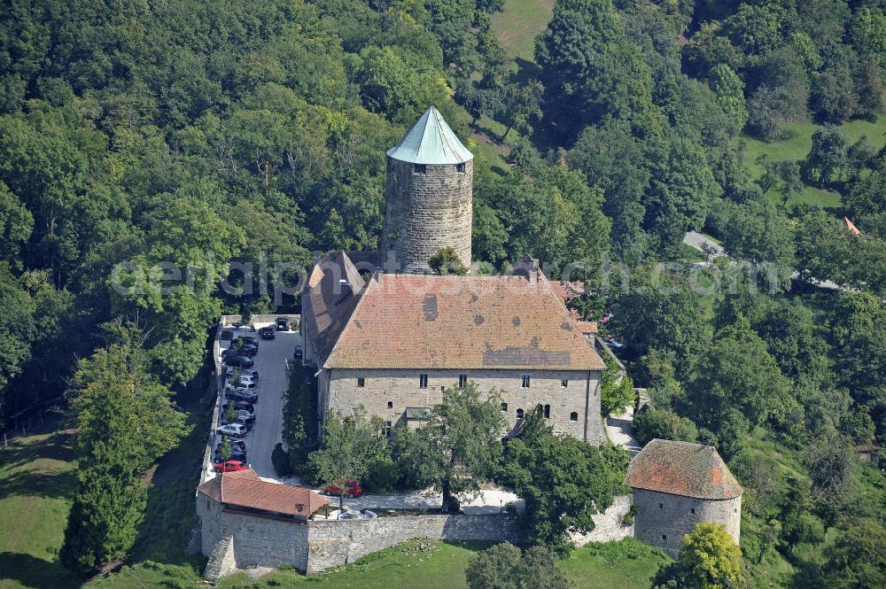 Colmberg from above - Blick auf die Burg Colmberg. Die Burg wurde im 12. Jahrhundert zur kaiserlichen Reichsburg ausgebaut. Heute wird auf der Burg ein Hotel betrieben. View of the Castle Colmberg. The castle was expanded in the 12th Century as a imperial castle. Today the castle is a hotel.