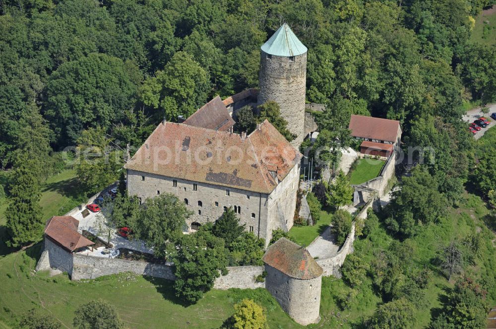 Colmberg from the bird's eye view: Blick auf die Burg Colmberg. Die Burg wurde im 12. Jahrhundert zur kaiserlichen Reichsburg ausgebaut. Heute wird auf der Burg ein Hotel betrieben. View of the Castle Colmberg. The castle was expanded in the 12th Century as a imperial castle. Today the castle is a hotel.