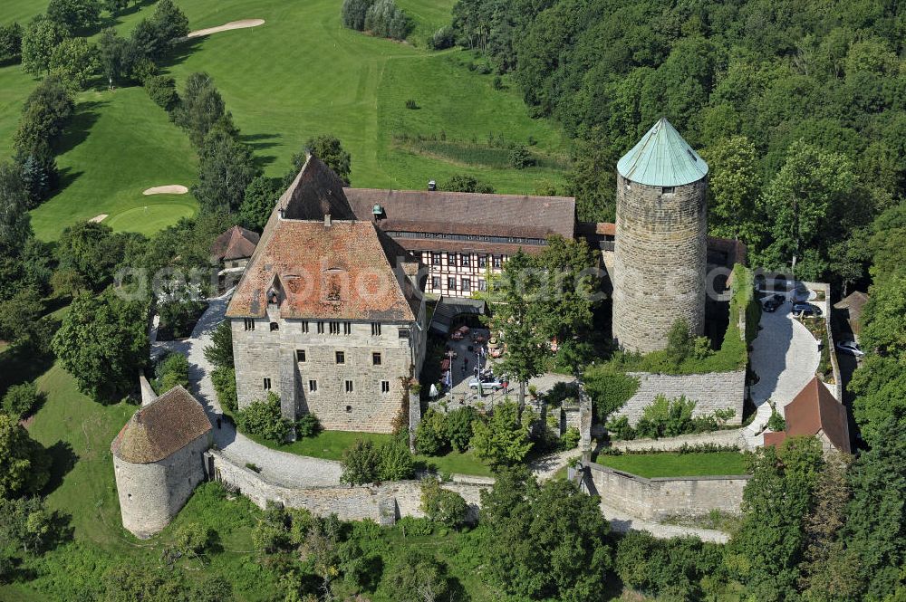 Colmberg from above - Blick auf die Burg Colmberg. Die Burg wurde im 12. Jahrhundert zur kaiserlichen Reichsburg ausgebaut. Heute wird auf der Burg ein Hotel betrieben. View of the Castle Colmberg. The castle was expanded in the 12th Century as a imperial castle. Today the castle is a hotel.