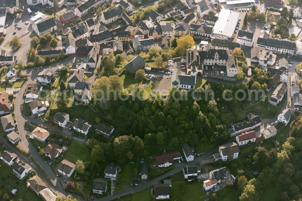 Daun from above - Burg Daun in the Eifel in the federal state of Rhineland-Palatinate