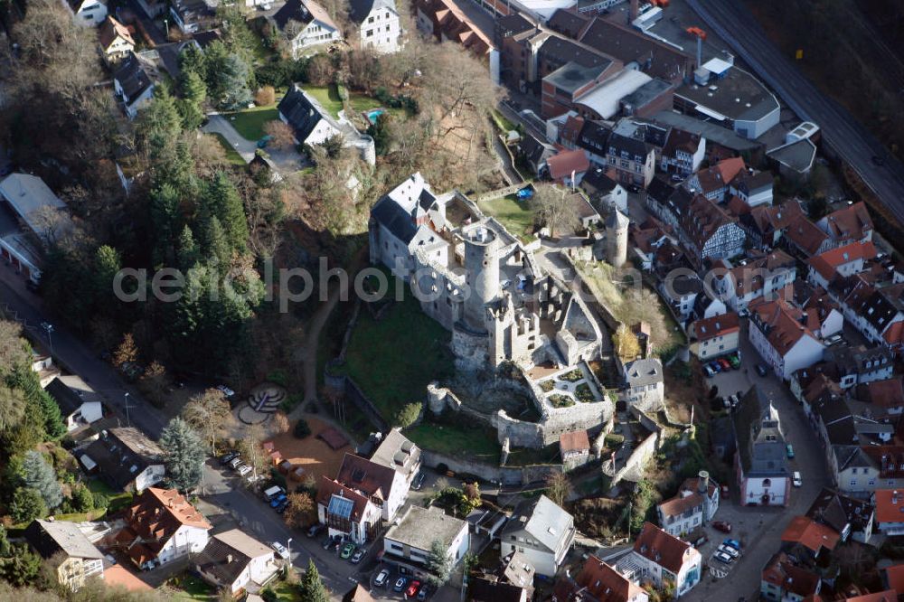 Aerial photograph Eppstein - Die Burg Eppstein ist eine Burgruine über der hessischen Stadt Eppstein im Main-Taunus-Kreis. Die Spornburg wurde ab dem 10. Jahrhundert errichtet und wird heute im erhaltenen Gebäude als Stadt-und Burgmuseum genutzt. View to the ruins of the Castle Eppstein of the town Eppstein in the administrative district Main-Taurus-Kreis.The castle was built from 10th Century.