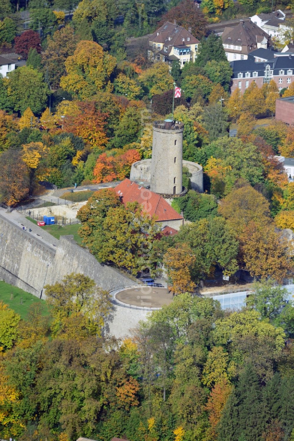 Aerial photograph Bielefeld - View of the Castle and Fortress Sparrenberg in Bielefeld in the state North Rhine-Westphalia. The Sparrenburg is a restored fortress in the district Mitte of Bielefeld. It is situated on the Sparrenberg in the Teutoburg Forest