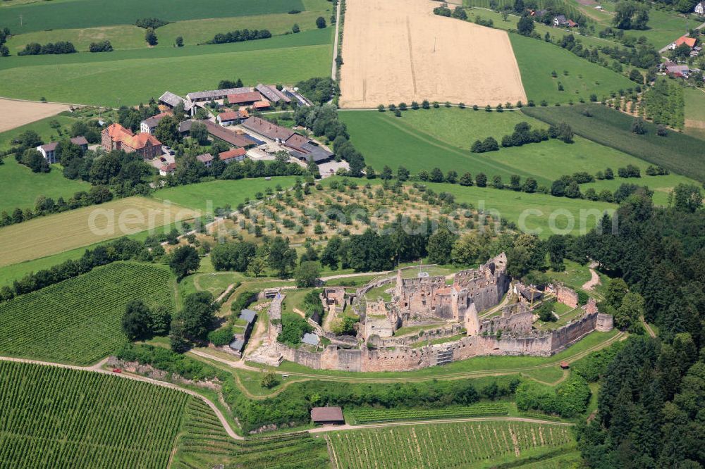 Aerial image Emmendingen - Blick auf die Burg- und Festungsruine Hochburg bei Emmendingen. Views of the castle and fortress ruins Hochburg near Emmendingen.