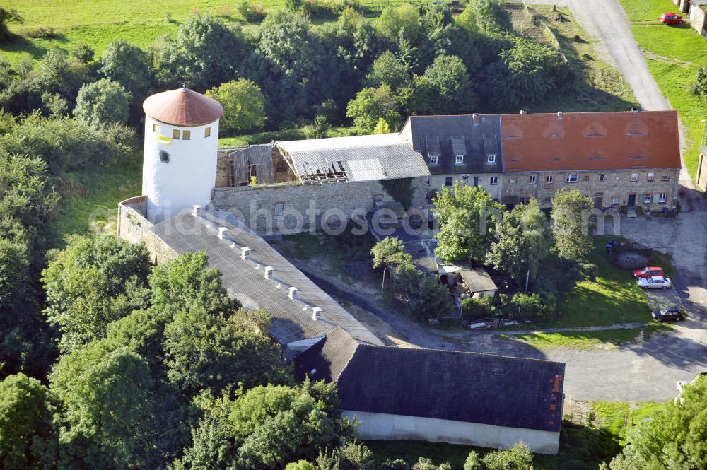 Freckleben from above - Blick auf die Burg Freckleben im Salzlandkreis in Sachsen-Anhalt. Die Entstehungszeit der Burg liegt im 12. Jahrhundert. View to the castle Freckleben in the Salzlandkreis in Saxony-Anhalt. The time of origin of the castle arrangement is in the 12. century.