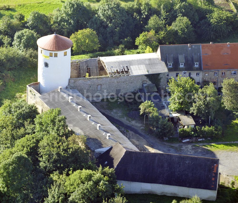 Aerial image Freckleben - Blick auf die Burg Freckleben im Salzlandkreis in Sachsen-Anhalt. Die Entstehungszeit der Burg liegt im 12. Jahrhundert. View to the castle Freckleben in the Salzlandkreis in Saxony-Anhalt. The time of origin of the castle arrangement is in the 12. century.