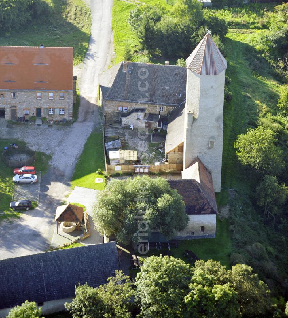 Aerial image Freckleben - Blick auf die Burg Freckleben im Salzlandkreis in Sachsen-Anhalt. Die Entstehungszeit der Burg liegt im 12. Jahrhundert. View to the castle Freckleben in the Salzlandkreis in Saxony-Anhalt. The time of origin of the castle arrangement is in the 12. century.