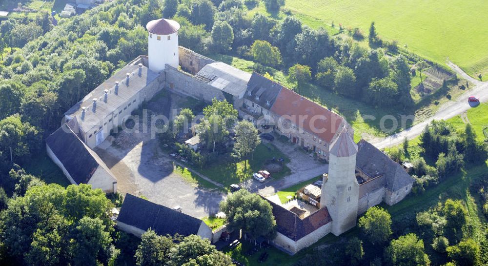 Freckleben from the bird's eye view: Blick auf die Burg Freckleben im Salzlandkreis in Sachsen-Anhalt. Die Entstehungszeit der Burg liegt im 12. Jahrhundert. View to the castle Freckleben in the Salzlandkreis in Saxony-Anhalt. The time of origin of the castle arrangement is in the 12. century.