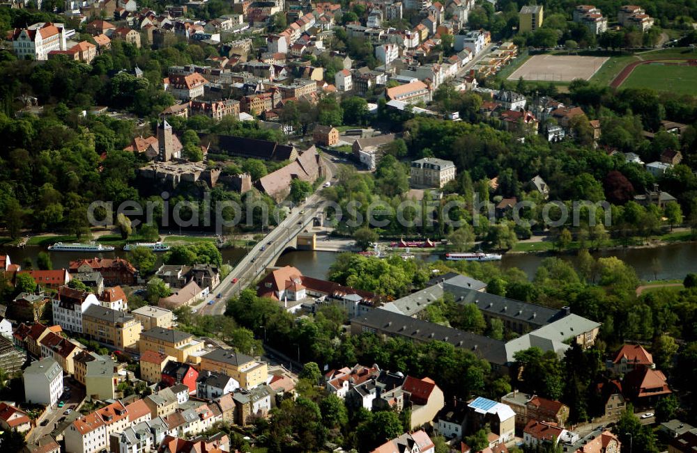 Halle / Saale from above - Blick auf die Burg Giebichenstein in Halle (Saale) an der Strasse der Romanik. Die Stadt Halle erwarb 1906 die Burgruine, und machte die seit 1966 als Architekturmuseum dienende Burg der Öffentlichkeit zugänglich. Nach 1919 erfolgte der Ausbau zu einer Kunstgewerbeschule, ab 1958 Hochschule für industrielle Formgestaltung, seit 1990 Hochschule für Kunst und Design. View of the Castle Giebichenstein in Halle (Saale).