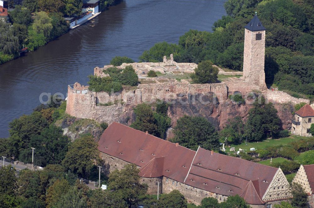 Halle (Saale) from the bird's eye view: Strasse der Romanik: Die Stadt Halle erwarb 1906 die Burgruine, und machte die seit 1966 als Architekturmuseum dienende Burg der Öffentlichkeit zugänglich. Nach 1919 erfolgte der Ausbau zu einer Kunstgewerbeschule, ab 1958 Hochschule für industrielle Formgestaltung, seit 1990 Hochschule für Kunst und Design.