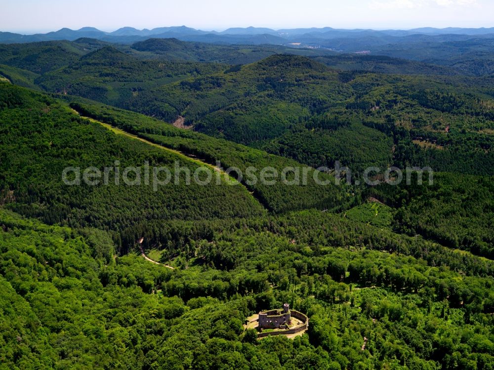 Aerial photograph Merzalben - Graefenstein Castle in the town of Merzalben in the state of Rhineland-Palatinate. The ruins of the castle is located on a rock in 447m amidst forest south of the village. The central compound with its medieval halls and castle keep - the only on in Germany that is heptagonal - stems from the 12th century