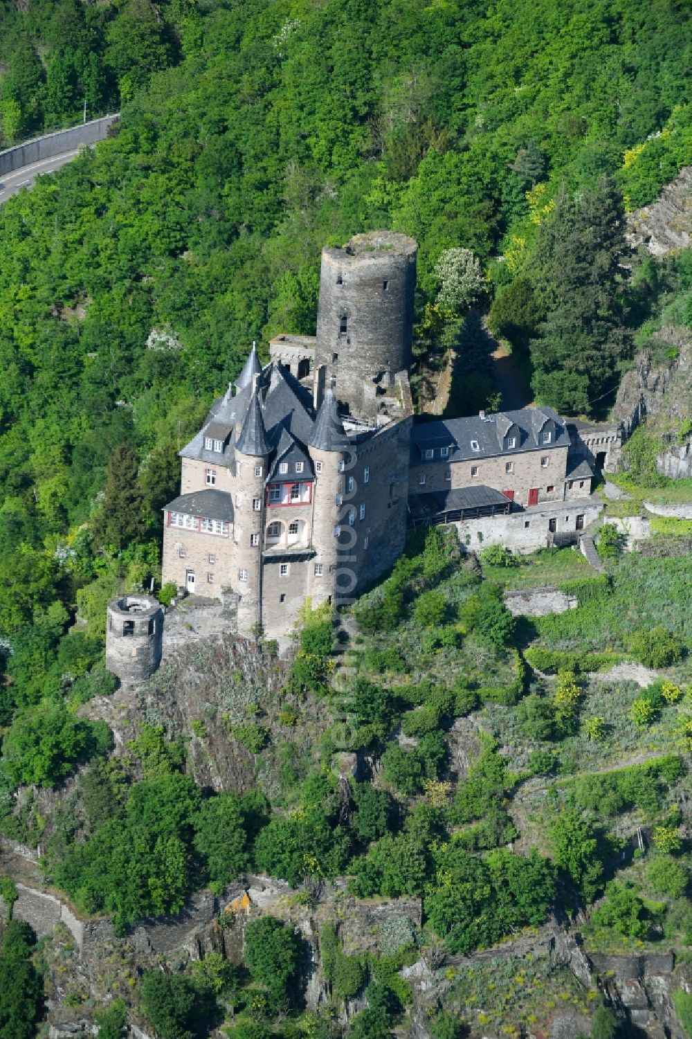 Sankt Goarshausen from the bird's eye view: Castle of the fortress Katz Castle in Sankt Goarshausen in the state Rhineland-Palatinate, Germany