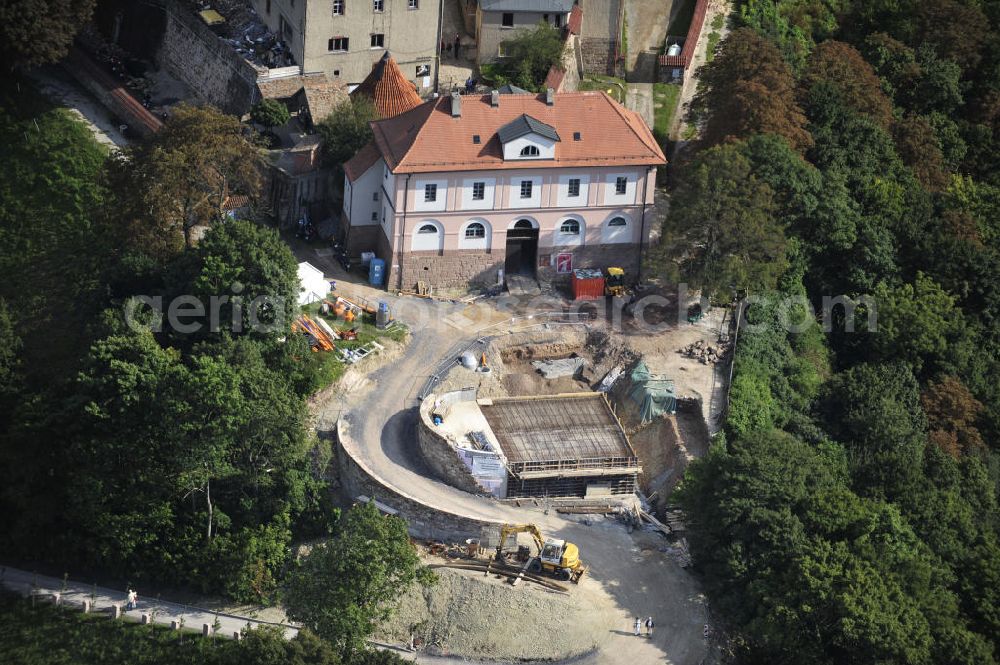 Seitenroda from the bird's eye view: Blick auf die Leuchtenburg in Seitenroda bei Kahla im Thüringer Wald. Sie gilt als die Königin des Saaletals und liegt auf einem weithin sichtbaren Bergkegel auf einer Höhe von 395 Metern. View of the Leuchtenburg in Seitenroda in the Thuringian Forest. It is considered as the Queen of the Saale valley and situated on large conical mountain peak at an altitude of 395 meters.