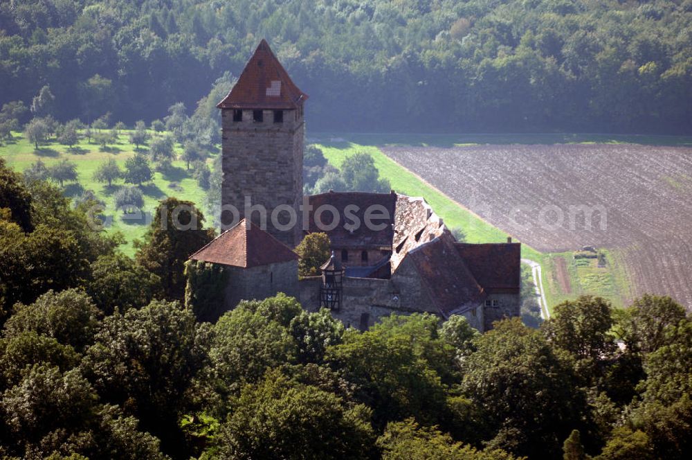 Oberstenfeld from above - Blick auf die Burg Lichtenberg in Oberstenfeld. Die Burg wurde 1197 erstmals urkundlich erwähnt und gilt als eine der ältesten Stauferburgen Deutschlands. Sie ist bewohnt und beherbergt ein nur zu besonderen Anlässen geöffnetes Restaurant. Kontakt: Inh. Freiherr von und zu Weiler, Burg Lichtenberg, 71720 Oberstenfeld, Tel. +49(0)7062 40 17, Fax +49(0)7062 40 28, Email: Burglichtenberg@gmx.de