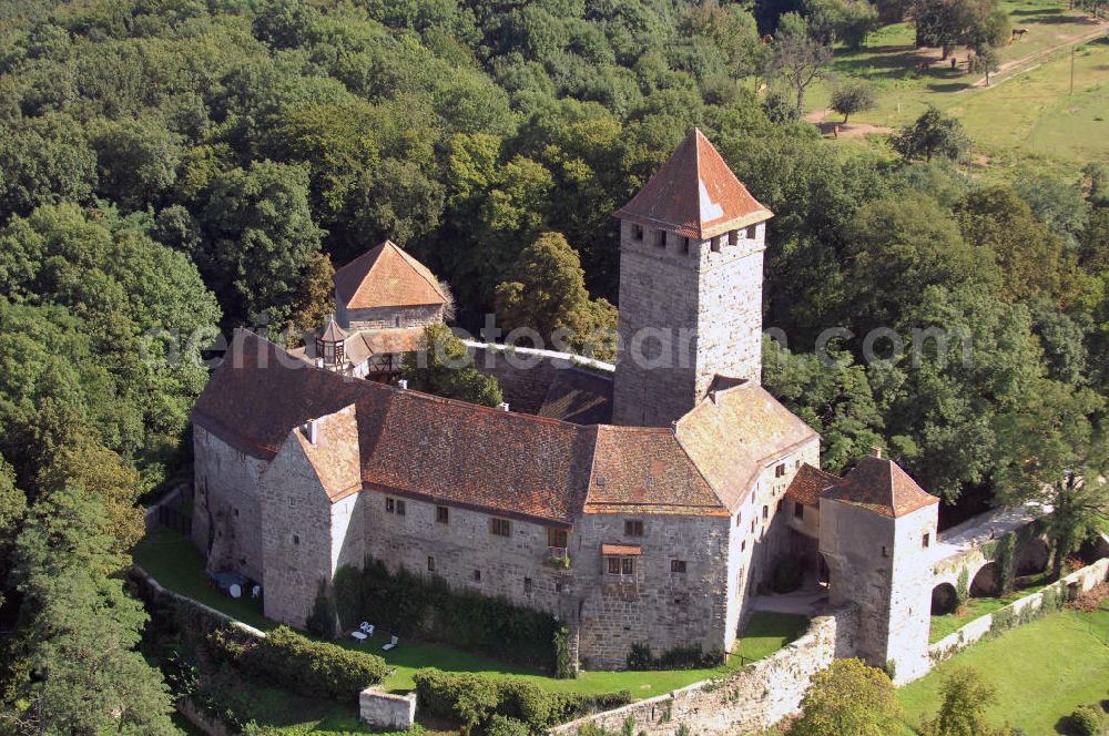 Aerial photograph Oberstenfeld - Blick auf die Burg Lichtenberg in Oberstenfeld. Die Burg wurde 1197 erstmals urkundlich erwähnt und gilt als eine der ältesten Stauferburgen Deutschlands. Sie ist bewohnt und beherbergt ein nur zu besonderen Anlässen geöffnetes Restaurant. Kontakt: Inh. Freiherr von und zu Weiler, Burg Lichtenberg, 71720 Oberstenfeld, Tel. +49(0)7062 40 17, Fax +49(0)7062 40 28, Email: Burglichtenberg@gmx.de