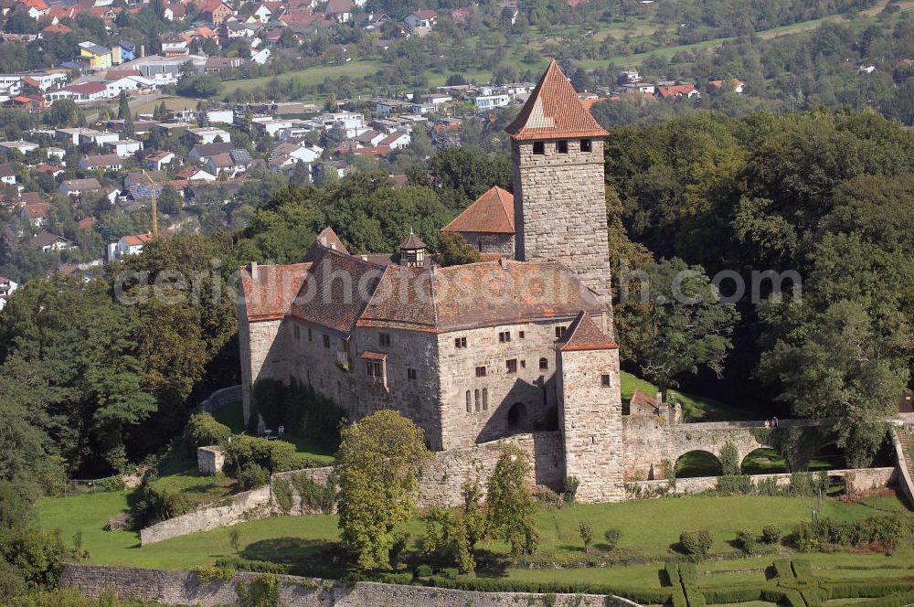 Oberstenfeld from above - Blick auf die Burg Lichtenberg in Oberstenfeld. Die Burg wurde 1197 erstmals urkundlich erwähnt und gilt als eine der ältesten Stauferburgen Deutschlands. Sie ist bewohnt und beherbergt ein nur zu besonderen Anlässen geöffnetes Restaurant. Kontakt: Inh. Freiherr von und zu Weiler, Burg Lichtenberg, 71720 Oberstenfeld, Tel. +49(0)7062 40 17, Fax +49(0)7062 40 28, Email: Burglichtenberg@gmx.de