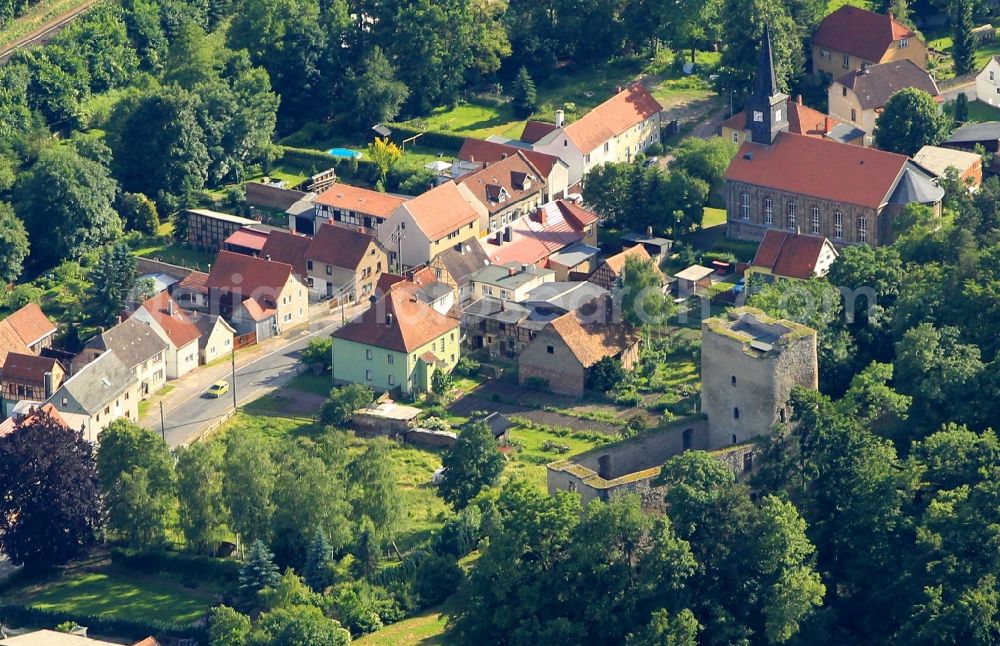 Liebenstein from the bird's eye view: The Liebenstein castle is a ruin on a rocky spur above the village Liebenstein in the state of Thuringia. The castle was probably built in the 12th century, later fell to the noble family of Ludowinger