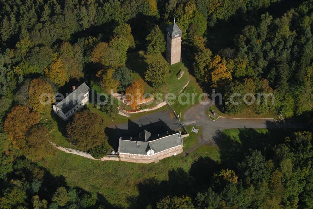 Aerial image Wasungen - Blick auf die Burg Maienluft in der Rhön. Die Burgruine beherbegt mittlerweile eine Gaststätte und ein Hotel. Kontakt: Burg Maienluft, Hotel/Restaurant, 98634 Wasungen, Inh.: Rudi Leifer. Tel.:036941-7840