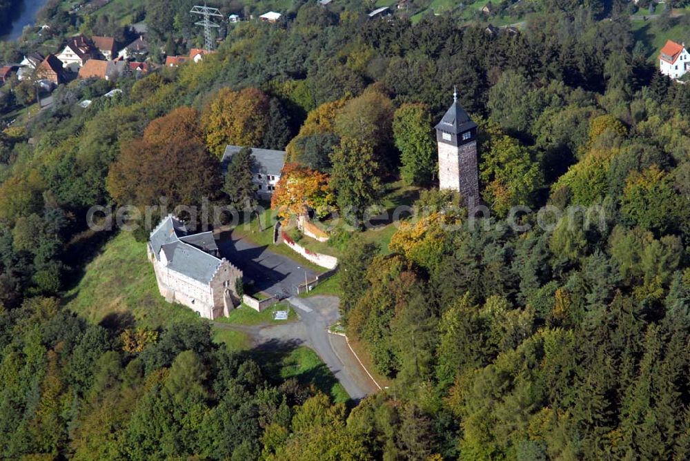 Aerial photograph Wasungen - Blick auf die Burg Maienluft in der Rhön. Die Burgruine beherbegt mittlerweile eine Gaststätte und ein Hotel. Kontakt: Burg Maienluft, Hotel/Restaurant, 98634 Wasungen, Inh.: Rudi Leifer. Tel.:036941-7840