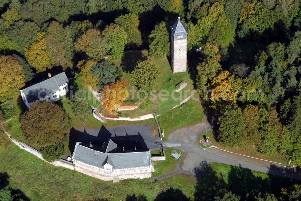 Aerial photograph Wasungen - Blick auf die Burg Maienluft in der Rhön. Die Burgruine beherbegt mittlerweile eine Gaststätte und ein Hotel. Kontakt: Burg Maienluft, Hotel/Restaurant, 98634 Wasungen, Inh.: Rudi Leifer. Tel.:036941-7840