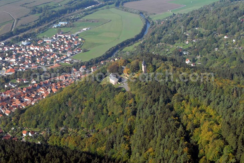 Wasungen from above - Blick auf das Werratal und die Rhön mit der Stadt Wasungen und der Burg Maienluft. Die Burgruine beherbegt mittlerweile eine Gaststätte und ein Hotel. Kontakt: Burg Maienluft, Hotel/Restaurant, 98634 Wasungen, Inh.: Rudi Leifer. Tel.:036941-7840