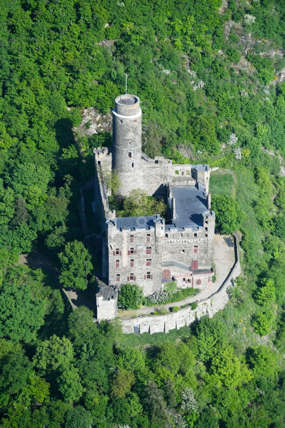 Aerial photograph Sankt Goarshausen - Castle of the fortress Maus in the district Wellmich in Sankt Goarshausen in the state Rhineland-Palatinate, Germany