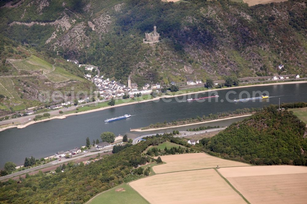 Sankt Goarshausen from the bird's eye view: The Mouse Castle is located on the right bank of the Rhine on Sankt Goarshausen in Rhineland-Palatinate. The Middle Rhine Valley is a UNESCO World Heritage Site