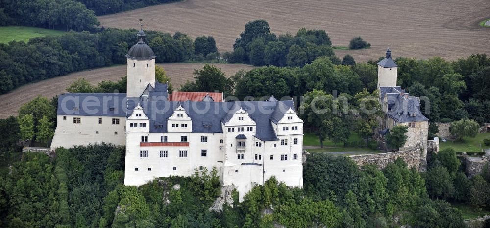 Aerial image Ranis - Blick auf die Burg Ranis. Das Renaissanceschloss aus dem 16. Jahrhundert basiert auf einer Wehrburg aus dem 12. Jahrhundert. View of the Castle Ranis. The Renaissance castle of the 16th Century based on a fortress from the 12th Century.