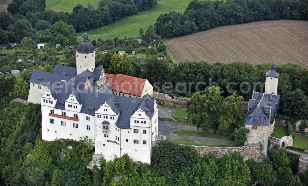 Aerial image Ranis - Blick auf die Burg Ranis. Das Renaissanceschloss aus dem 16. Jahrhundert basiert auf einer Wehrburg aus dem 12. Jahrhundert. View of the Castle Ranis. The Renaissance castle of the 16th Century based on a fortress from the 12th Century.