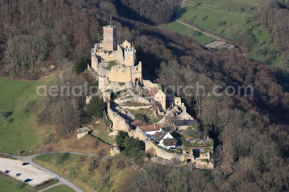 Lörrach from above - Blick auf die Burg Rötteln oberhalb des Lörracher Stadtteils Haagen im Weiler Rötteln, im Volksmund auch Röttler Schloss genannt. Die Burg liegt im äußersten Südwesten Baden-Württembergs. Die Festung war eine der mächtigsten im Südwesten und ist heute die drittgrößte Burgruine Badens und Schauplatz der Burgfestspiele Rötteln. Views of the castle Rötteln in Lörrach.