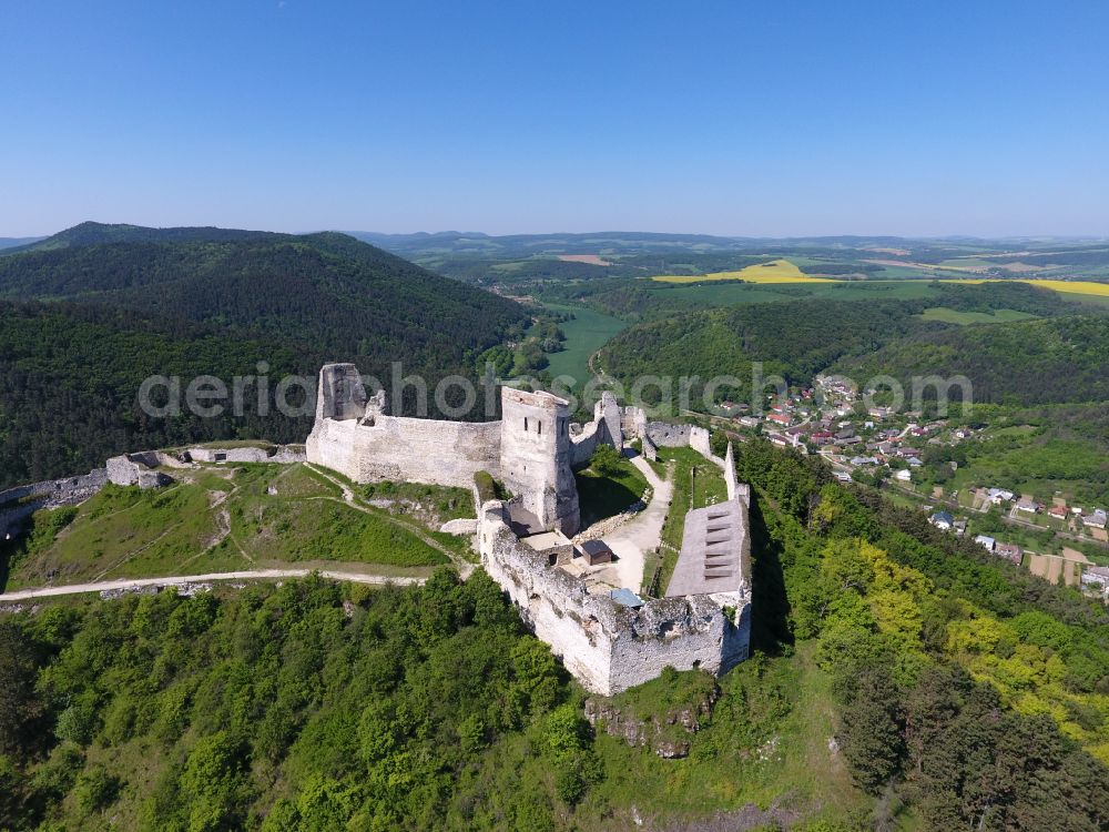 Visnove from the bird's eye view: Castle of the fortress Schaechtitz in Visnove in Trenciansky kraj, Slovakia