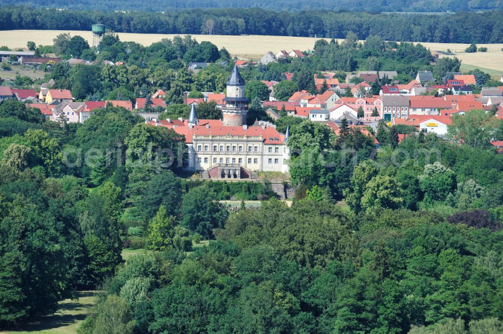 Aerial photograph Wiesenburg - Blick auf die Burg und den Schlosspark Schloß Wiesenburg. Exklusiv ausgestattete Eigentumswohnungen im Schloss stehen zum Verkauf. View of the castle and the castle park Wiesenburg.